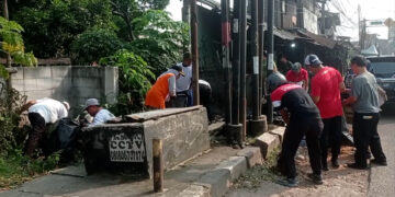 Pemkab Bogor Bersihkan Jalan Raya Jakarta–Bogor Lewat Aksi Gotong Royong