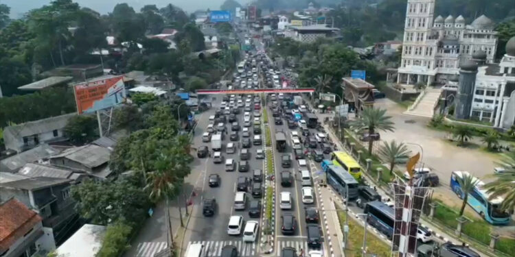 Kemacetan Parah Terjadi Di Puncak Bogor Saat Libur Panjang Sekolah