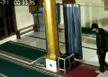 Maling Kotak Amal Di Mushola Kranggan Terekam CCTV