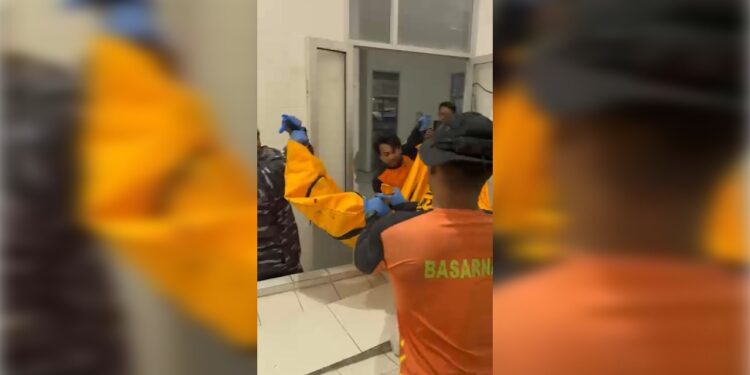 Tim SAR Temukan Jasad Wisatawan Yang Hilang Di Pantai Karangnaya Sukabumi