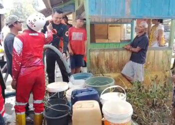 Krisis Air Bersih, PMI Dan BPBD Kota Sukabumi Suplay Air Bersih