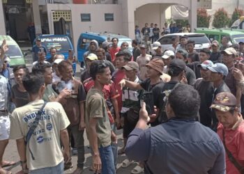 Ratusan Sopir Angkot 05 A Ciomas Demo Tolak Program Reduksi, Diminta Dibatalkan