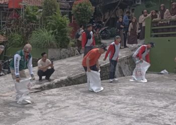 Unik dan Meriah Di YAPIDA, Guru-Guru Ikut Lomba, Siswa Jadi Panitia Penyemangat