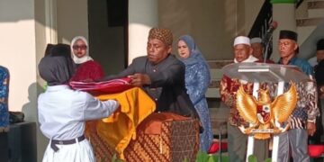 Kepala Desa Petir Ajak Seluruh Warga Hadiri Upacara, Semangat Merdeka Menggema Lantang