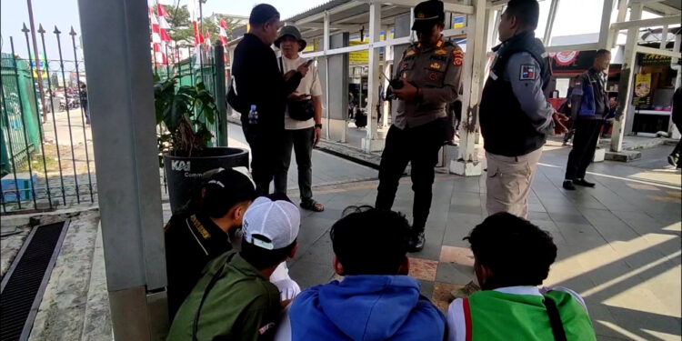 Hendak Demo Di Jakarta Lima Pelajar Sukabumi Diamankan Di Stasiun Bogor