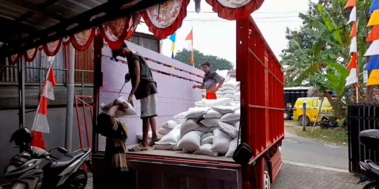 4.584 KPM Di Harjasari Terima Bantuan Beras