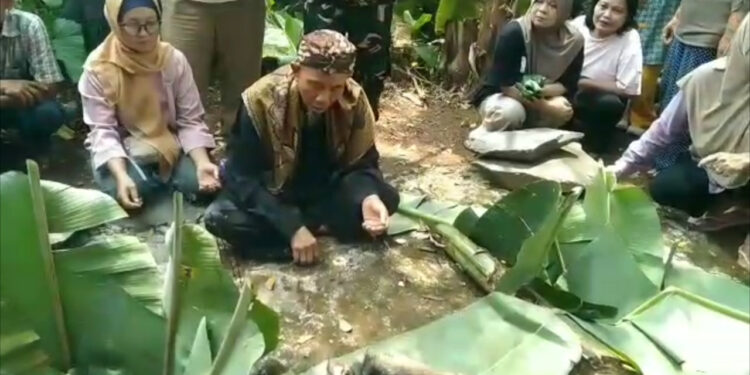Sedekah Bumi Warga Karanggan Lestarikan Ritual Adat