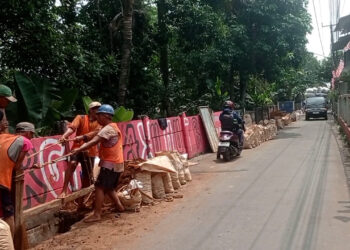 Proyek Galian Kabel Di Sukaraja Dikeluhkan Warga