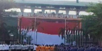 Pemkab Bogor Kibarkan Bendera Merah Putih Raksasa Di Stadion Pakansari