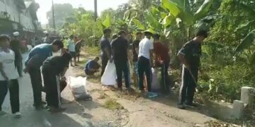 Pelajar Dan Warga Gelar Aksi Bersih Sambut HUT KE-81 RI