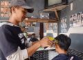 Tukang Cukur Di Rancabungur Viral Usai Tolak Ajakan Pasang Bendera