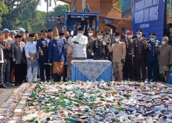 Di Hari Kemerdekaan, Polres Bogor Musnahkan Ribuan Botol Miras Dan Narkotika