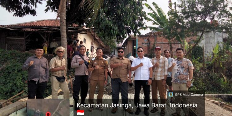 Betonisasi Jalan Koleang Hubungkan Dua Kampung, Buka Akses Pendidikan, Pertanian & Wisata