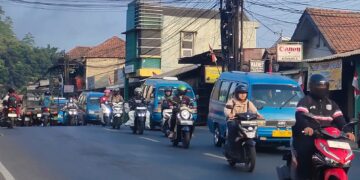 Dampak Abu Vulkanik, Pembelajaran Jarak Jauh Diterapkan Dan Jalan Raya Ciampea Lenggang
