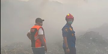 Tetap Bertahan Meski Lelah Dan Terpapar Asap, Bupati Rudy Tanpa Henti Pantau Kebakaran TPAS Galuga
