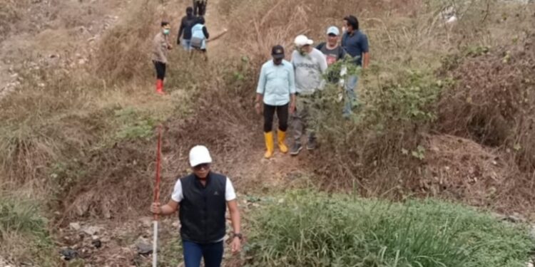 Anggota DPRD Kabupaten Bogor Turun Langsung Bantu Padamkan Api di TPAS Galuga, Satukan Semangat Kekuatan Bersama