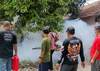 Pemdes Cibeber 1 Gelar Pengasapan Fogging Bersama, Cegah Dini Penyakit DBD