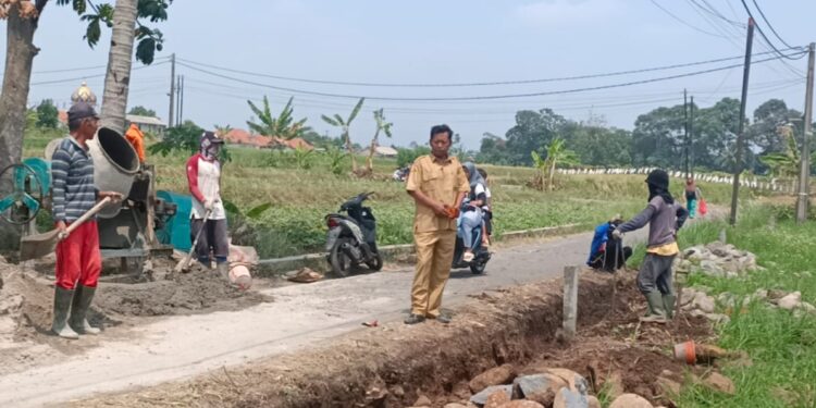 Jalan Strategis Cisalada Diperlebar, Diperkuat TPT, Mobilitas dan Pertumbuhan Ekonomi