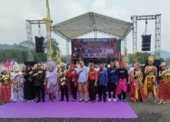 Semarak Budaya Nusantara Di SMK KESEHATAN Prof. Dr. MOESTOPO, Lestarikan Warisan, Bangun Karakter Generasi Penerus