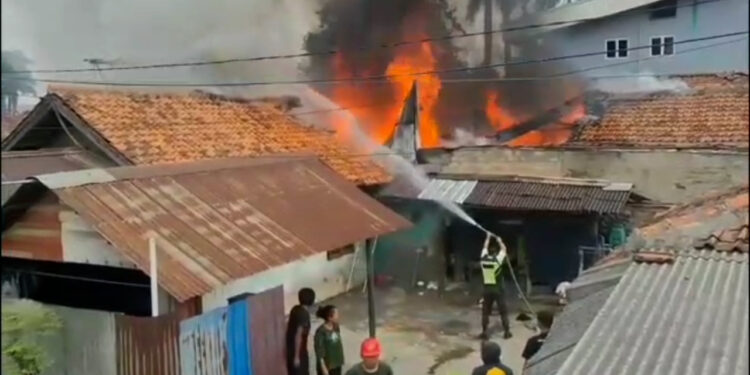Empat Rumah Dan Satu Kontrakan Terbakar Di Cileungsi