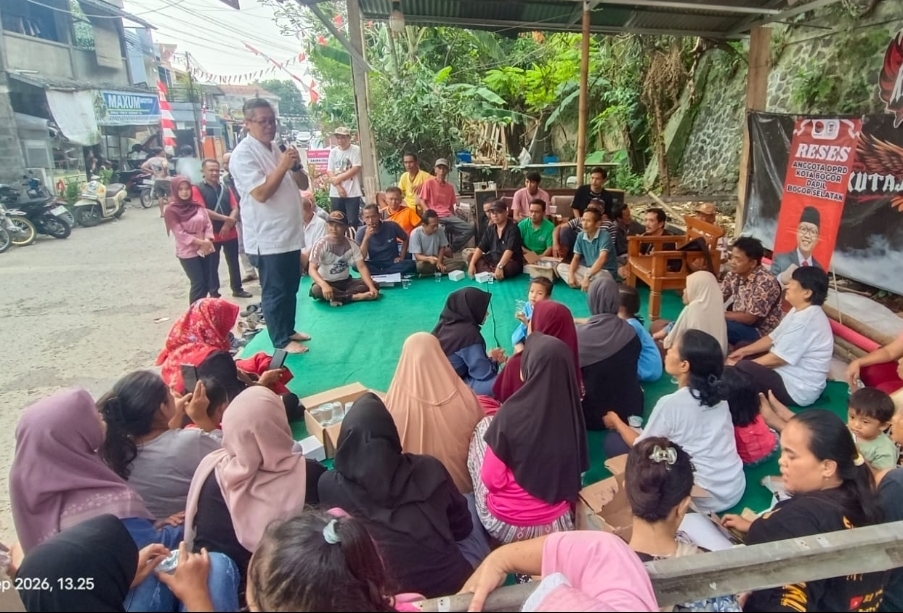 Dadang Iskandar Danubrata Foto Bersama Warga Bogor Selatan Usai Reses