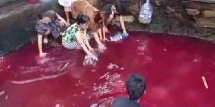 Kolam Raden Mas Pangeran Papak Berwarna Merah, Kades Imbau Tidak Gampang Percaya Medsos
