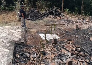 Diduga Lupa Matikan Kompor, Rumah Warga Kadudampit Sukabumi Ludes Terbakar
