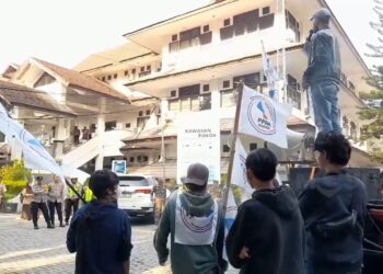 Mahasiswa PPAK Bogor Desak Evaluasi Kepala Dinas Pendidikan, Aksi Berujung Blokade Tol Jagorawi