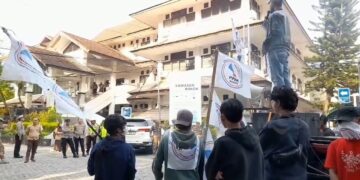 Mahasiswa PPAK Bogor Desak Evaluasi Kepala Dinas Pendidikan, Aksi Berujung Blokade Tol Jagorawi