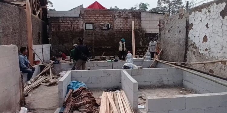 Tujuh Rumah Korban Kebakaran Di Kadudampit Dibangun Kembali Secara Swadaya