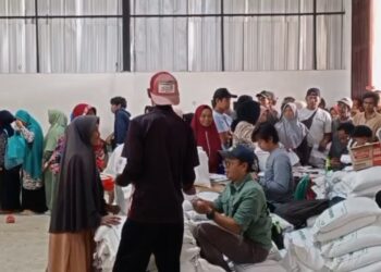 1.432 KPM Di Cikahuripan Sukabumi Terima Rapel Beras 30 Kilogram