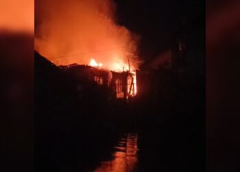 Diduga Korsleting Listrik 7 Rumah Terbakar Di Kadudampit Sukabumi