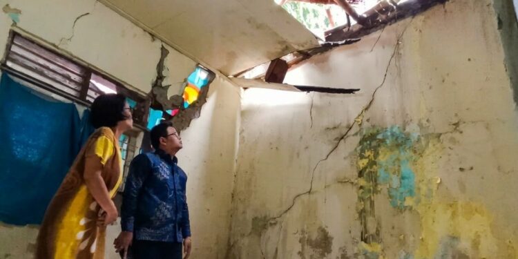 Rumah Rusak Terdampar Longsor, Yanuarih Tetap Berharap Punya Tempat Tinggal Layak Huni