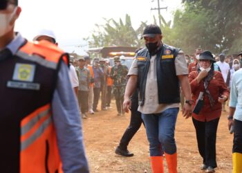 Rudy Susmanto Kerahkan Tim Gabungan Bantu Penanganan Kebakaran TPA Galuga