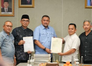 Rudy Susmanto Terima Bukti Hak Tanah PSU Sentul City, 320 Bidang Aset Kabupaten Bogor Tersertifikasi