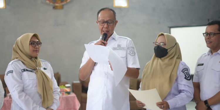 Wali Kota Sukabumi Serahkan Dokumen Legalitas Tanah kepada Penggarap Blok Kibitay