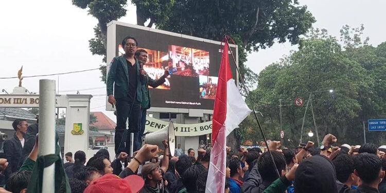 Mahasiswa Bogor Kritik Kinerja Prabowo-Gibran, Tuntut Evaluasi MBG dan Pendidikan Gratis