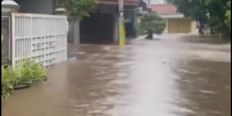 Tanggul Jebol, Banjir Rendam Pabuaran Cibinong, 253 KK Terdampak