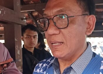 Wakil Wali Kota Yogyakarta, Wawan Harmawan, memberikan keterangan kepada awak media usai menghadiri pembukaan SMEXPO 2026 di Pasar Ngasem, Yogyakarta, Jumat (2/10/2026). (Foto : Edwin Suwandana)