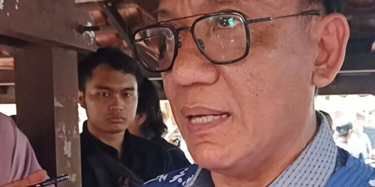 Wakil Wali Kota Yogyakarta, Wawan Harmawan, memberikan keterangan kepada awak media usai menghadiri pembukaan SMEXPO 2026 di Pasar Ngasem, Yogyakarta, Jumat (2/10/2026). (Foto : Edwin Suwandana)