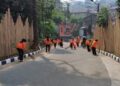 Pasukan Oranye Rutin Bersihkan Jalur Wisata Puncak, Jaga Kebersihan Lingkungan Cisarua