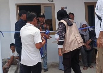 Gotong Royong Warga Pulihkan Rumah Korban Kebakaran Di Cimahi Girang, Sukabumi