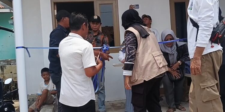 Gotong Royong Warga Pulihkan Rumah Korban Kebakaran Di Cimahi Girang, Sukabumi