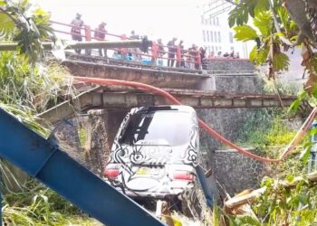 Elf Terjun Ke Sungai Di Ciawi, Pengemudi Tewas
