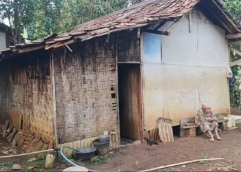 Kisah Pilu Ma Isoh Dan Bah Odin Di Sukabumi, Lansia Bertahan Di Rumah Reyot