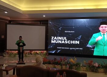 Validasi Data Bansos Baru 30 Persen, Zainul Munasichin Soroti Ketepatan Sasaran Bantuan Salin
