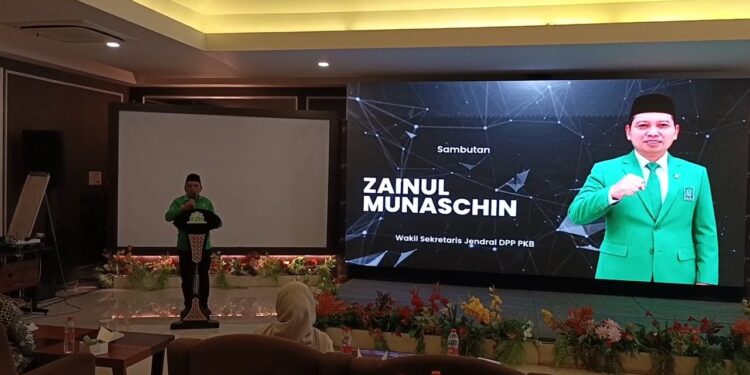 Validasi Data Bansos Baru 30 Persen, Zainul Munasichin Soroti Ketepatan Sasaran Bantuan Salin
