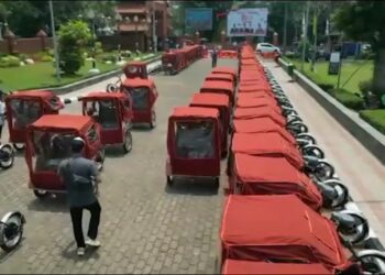 130 Tukang Becak Di Bogor Terima Becak Listrik Gratis dari Presiden Prabowo