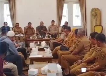 Bupati Sukabumi Terima Aspirasi Petani yang Tolak Pembangunan Yonif TP 345 Maung Sancang