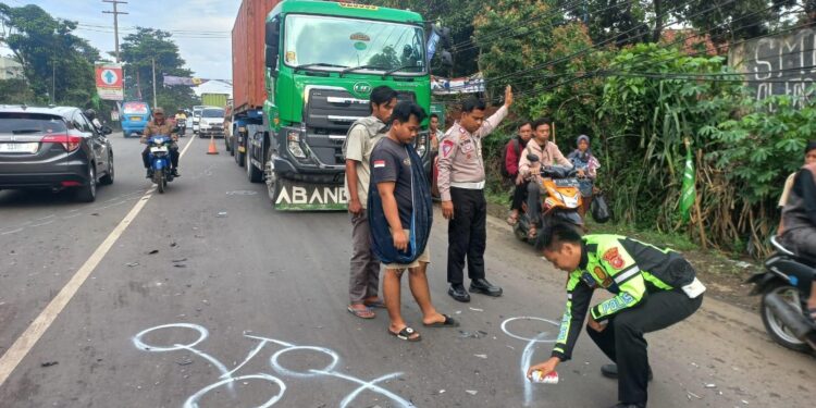 Kecelakaan Maut Di Cileungsi: Motor Roda Tiga Bawa 7 Remaja Tabrak Dump Truck, 2 Tewas